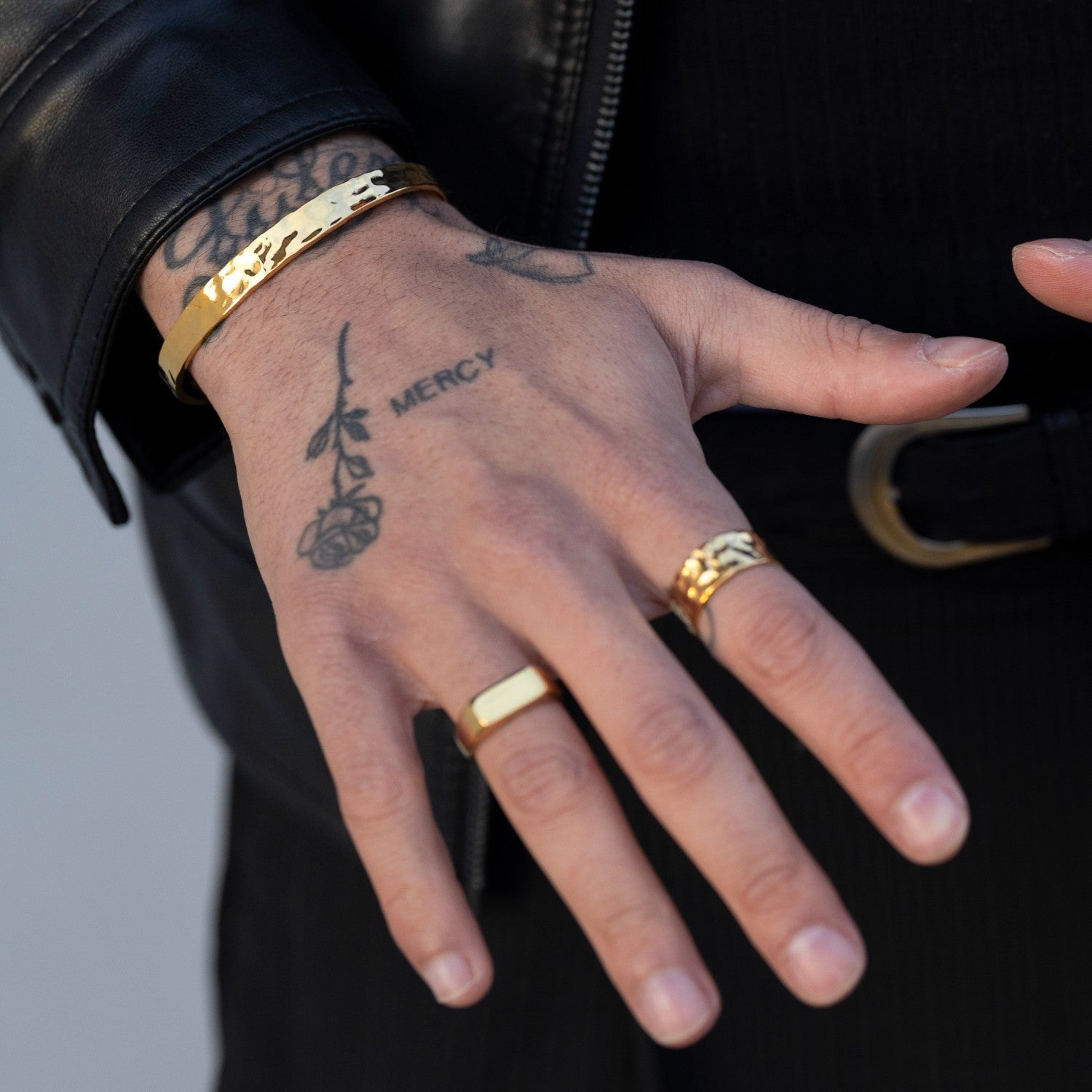 Cuff Bracelet Gold - VALUSIS