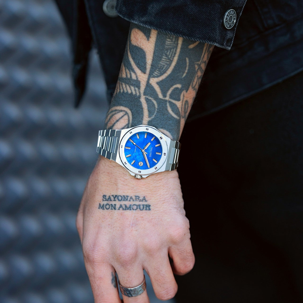 Valusis LYSIUM PEARL - wrist shot lifestyle luxury mens watch